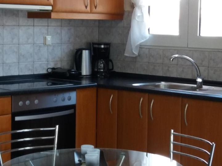 Elegant Apartment Near The Beach Néa Péramos 외부 사진