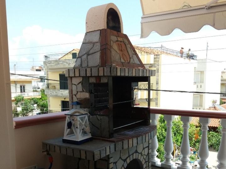Elegant Apartment Near The Beach Néa Péramos 외부 사진