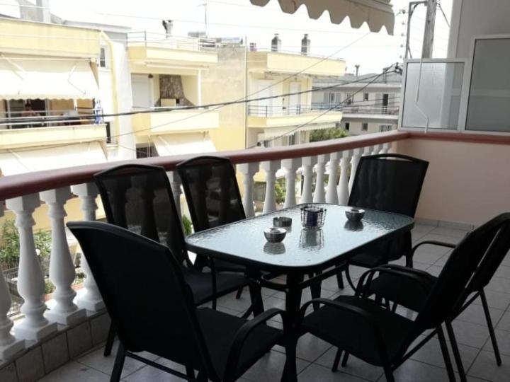 Elegant Apartment Near The Beach Néa Péramos 외부 사진