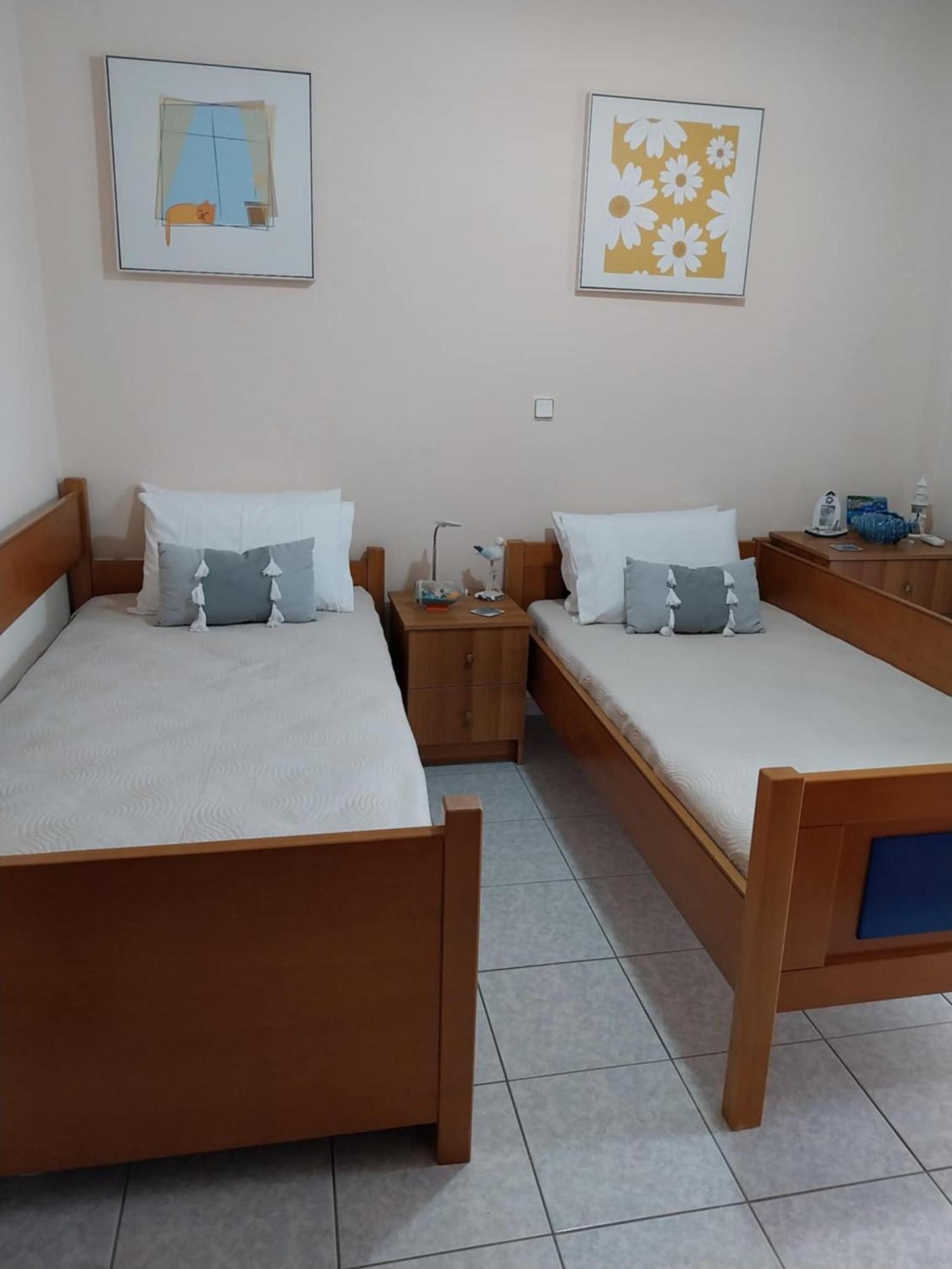 Elegant Apartment Near The Beach Néa Péramos 외부 사진