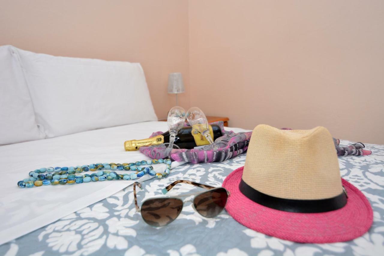Elegant Apartment Near The Beach Néa Péramos 외부 사진