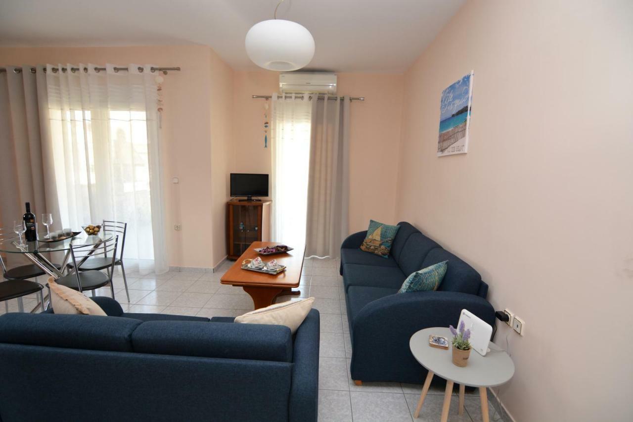 Elegant Apartment Near The Beach Néa Péramos 외부 사진
