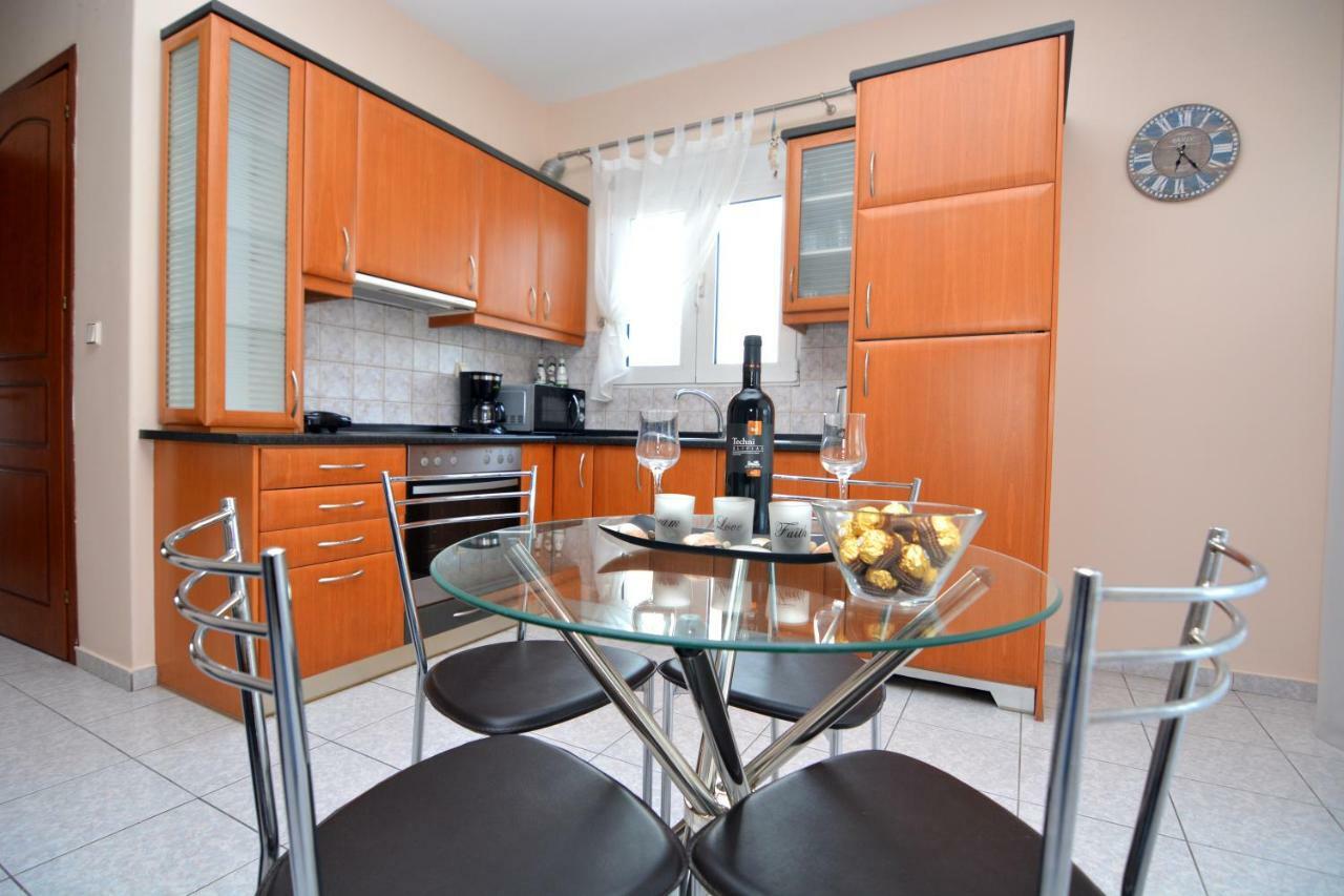 Elegant Apartment Near The Beach Néa Péramos 외부 사진