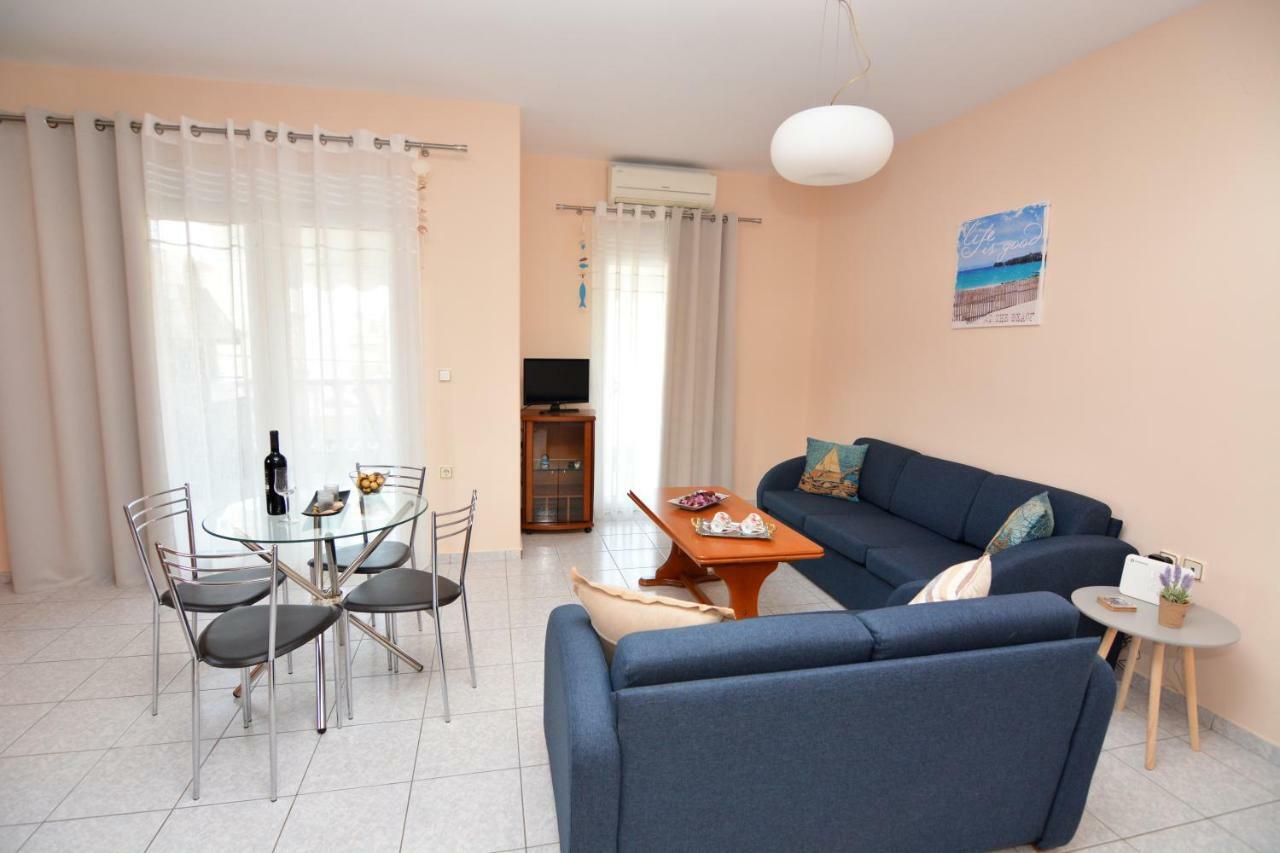 Elegant Apartment Near The Beach Néa Péramos 외부 사진