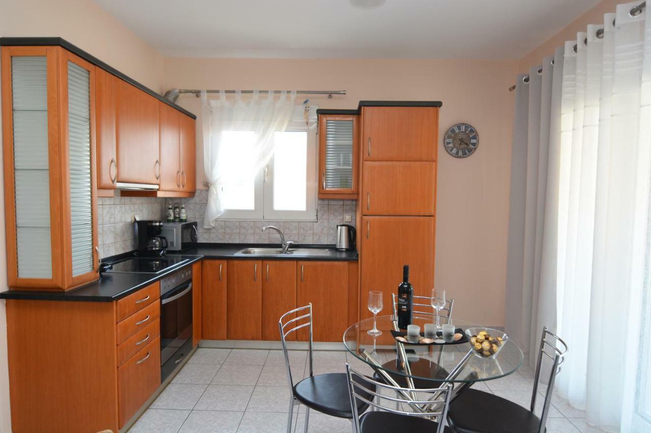 Elegant Apartment Near The Beach Néa Péramos 외부 사진