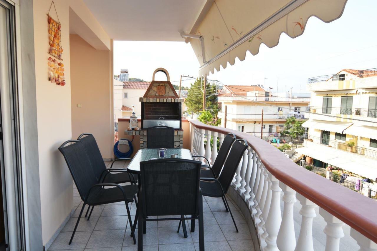 Elegant Apartment Near The Beach Néa Péramos 외부 사진