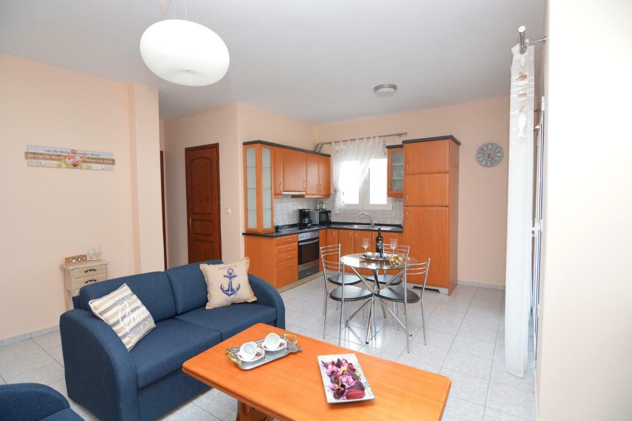 Elegant Apartment Near The Beach Néa Péramos 외부 사진
