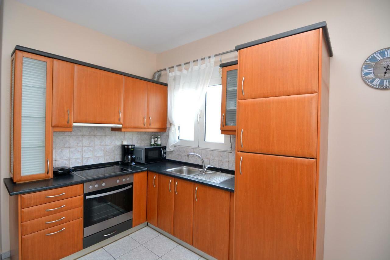 Elegant Apartment Near The Beach Néa Péramos 외부 사진