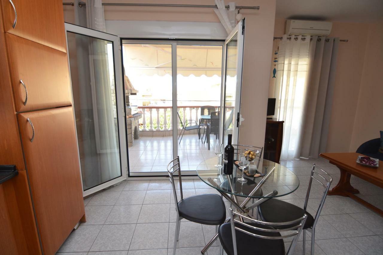 Elegant Apartment Near The Beach Néa Péramos 외부 사진
