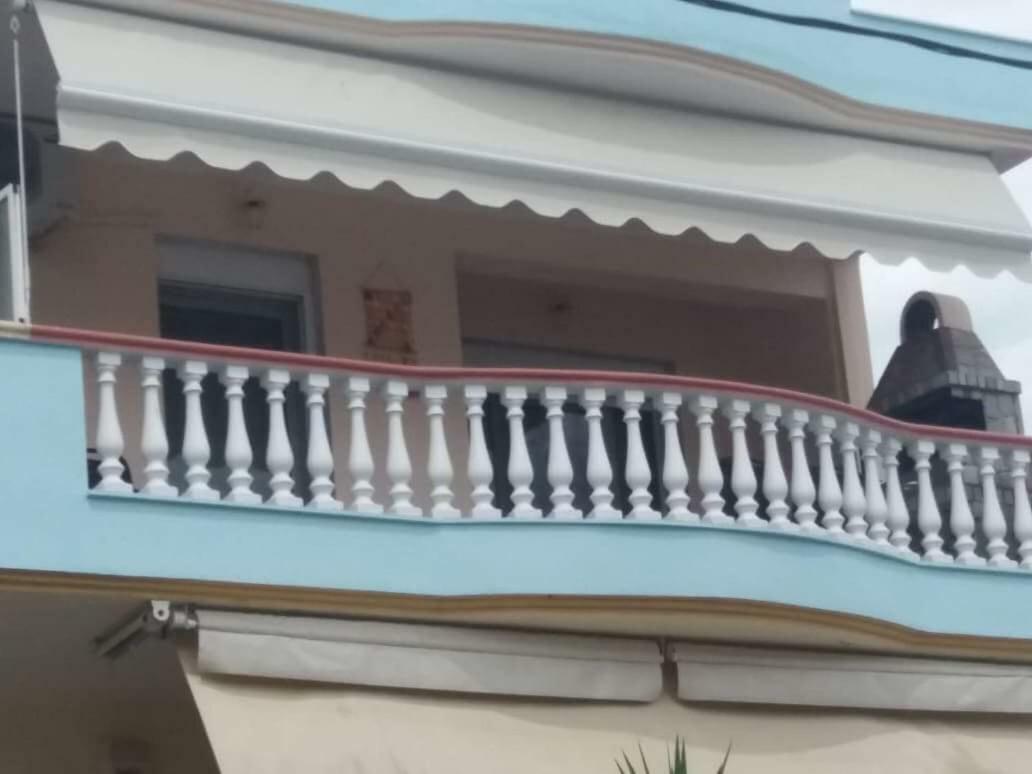 Elegant Apartment Near The Beach Néa Péramos 외부 사진