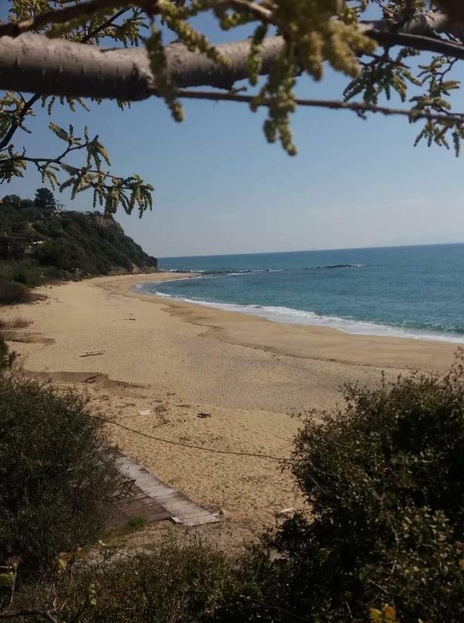 Elegant Apartment Near The Beach Néa Péramos 외부 사진