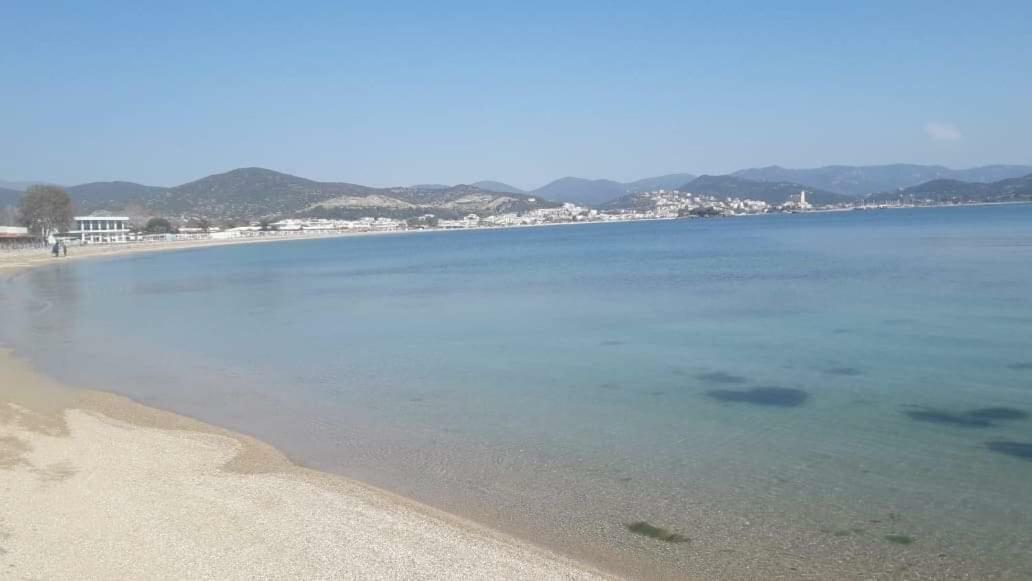 Elegant Apartment Near The Beach Néa Péramos 외부 사진
